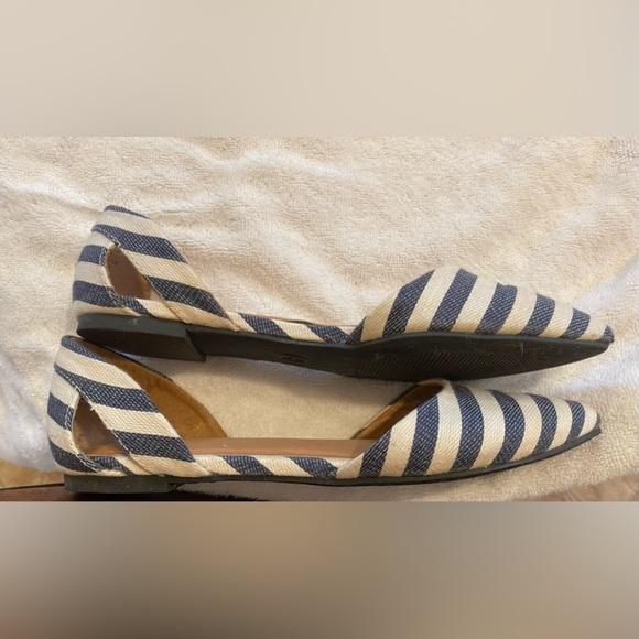 Merona Pointed Toe Flats - Picture 2 of 3